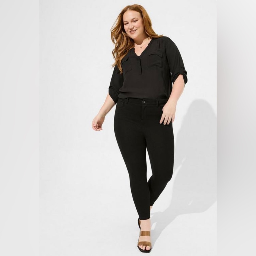 Torrid Georgette Pull Over Button Up - image 4